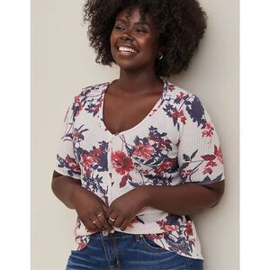 Torrid favorite waffle floral v-neck faux button down 1x top
